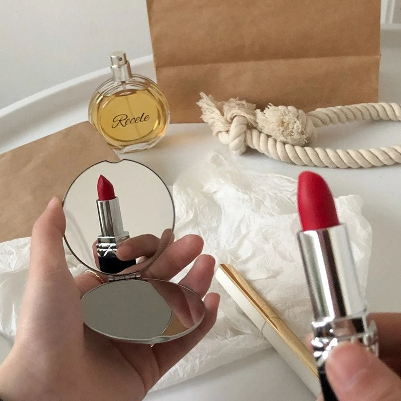 Lustereczko, lustereczko, powiedz przecie…